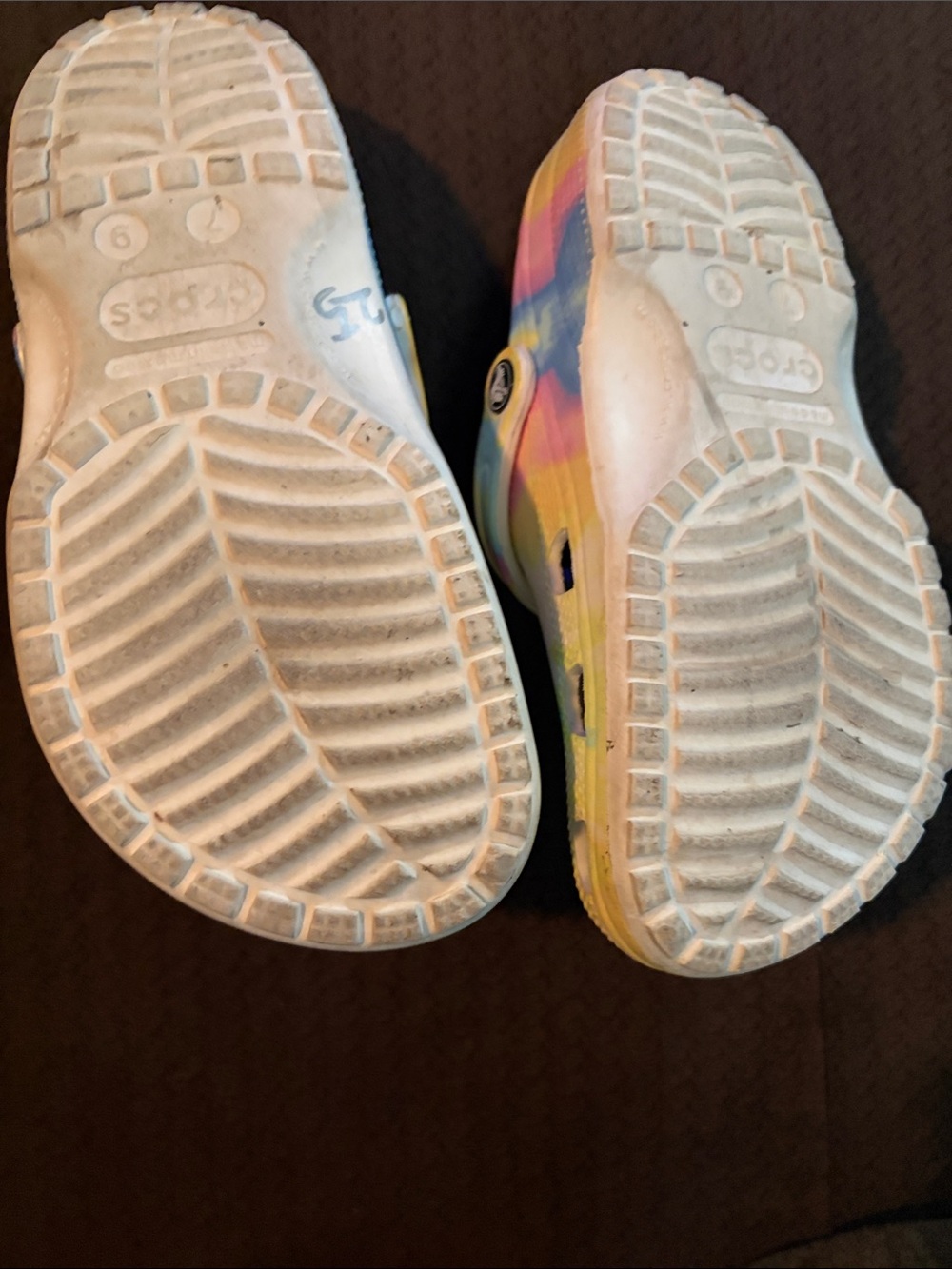 CROCS Tie-Dye Clogs in Yellow Blue Pink Women size 9 - Picture 4 of 5